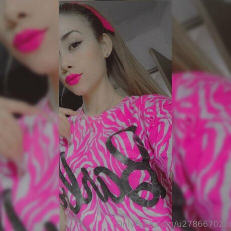 U278667022 Oben ohne OnlyFans