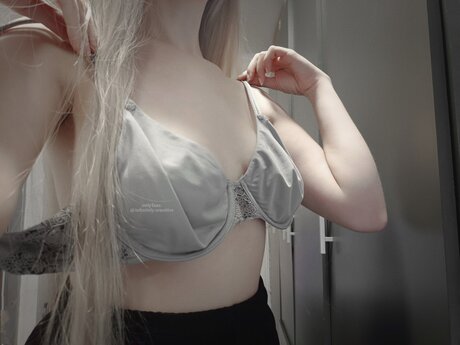 Infinitely Sensitive Nacktbilder von OnlyFans