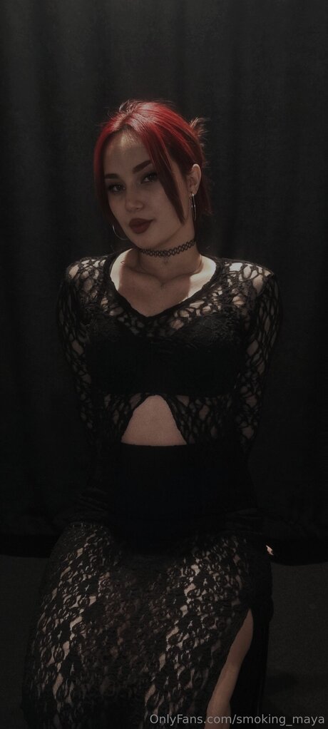Smoking Maya NurlyFans-Brüste