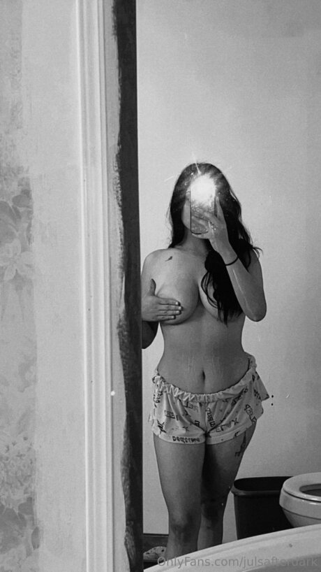 Julsafterdark OnlyFans Leak Pornografie