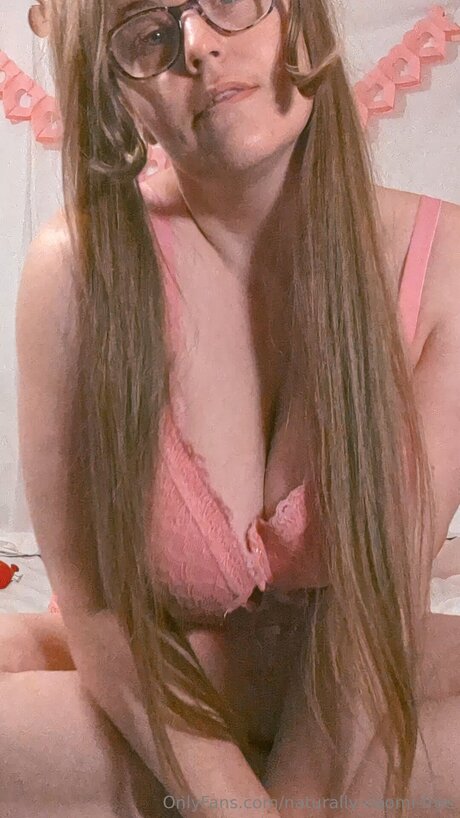 Naturally Naomi Free OnlyFans-Inhalte