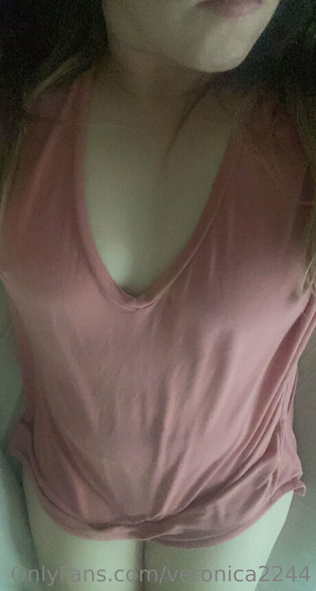 Veronica2244 OnlyFans Leaks