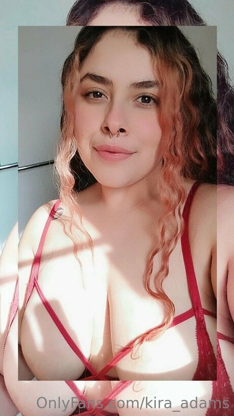 Kira Adams OnlyFans explizite Inhalte