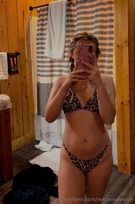 Realzoelaverne OnlyFans Leak