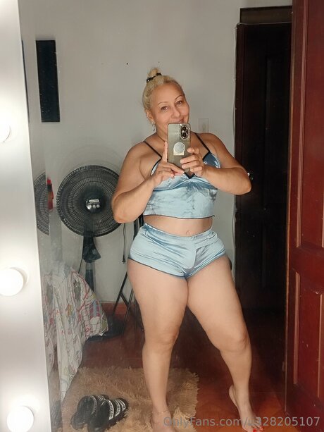 U328205107 OnlyFans Pornografie