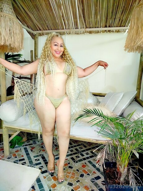 U328205107 OnlyFans schlank