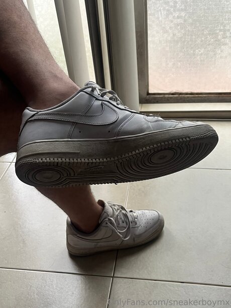 Sneakerboymx OnlyFans-Inhalte