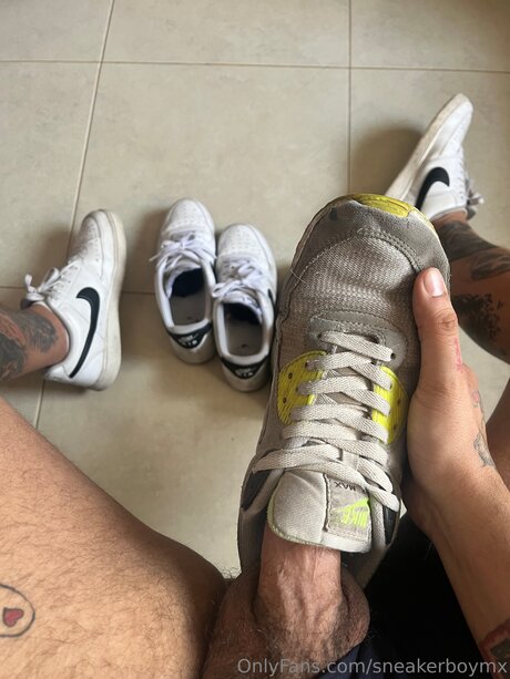 Sneakerboymx OnlyFans-Leaks