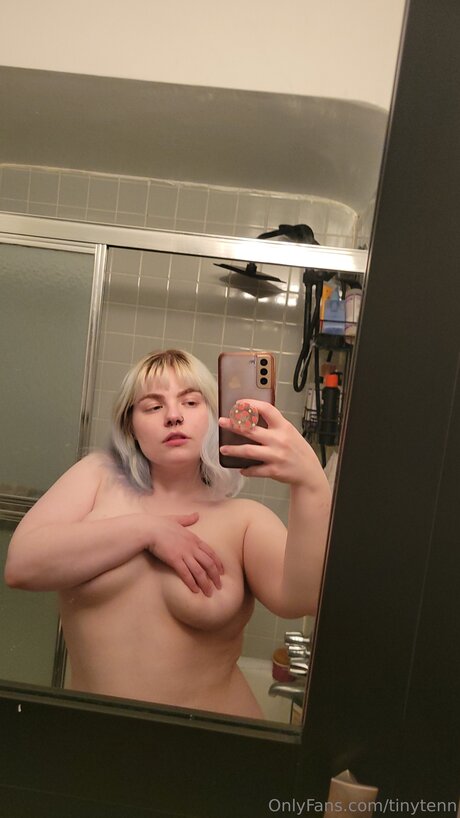 Tinytenn OnlyFans Nacktbilder