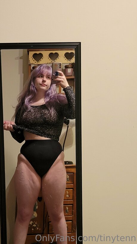 Tinytenn Nacktbilder auf OnlyFans