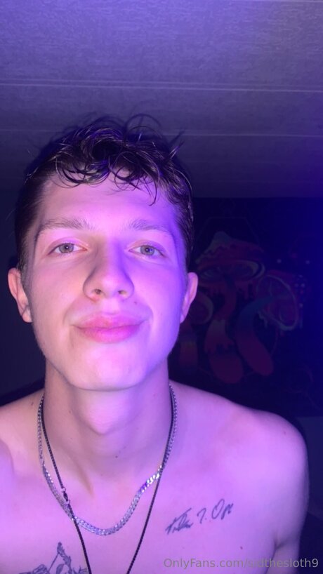 Sidthesloth9 OnlyFans schlank