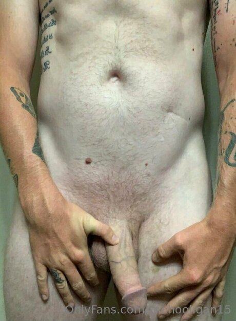 Thehooligan15 OnlyFans Model Bilder