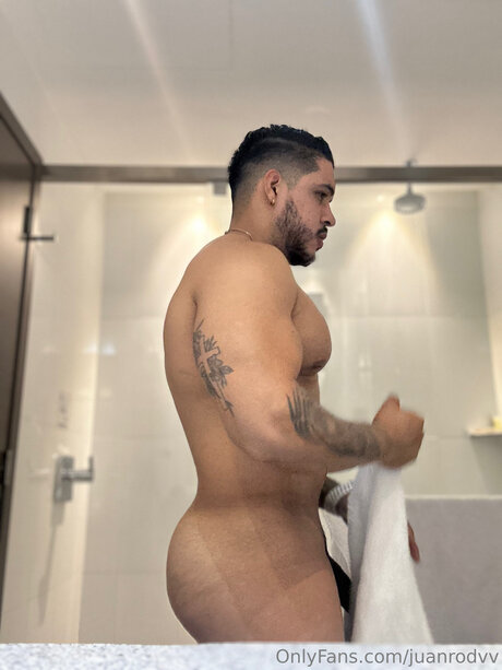 Juanrodvv Neue geleakte OnlyFans-Inhalte