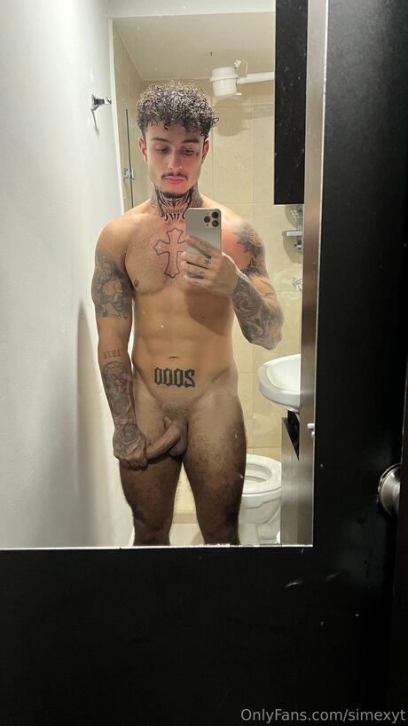 Simexyt OnlyFans geleakt.