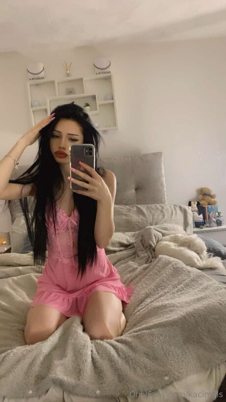 Kacimills Nacktbilder von OnlyFans geleakt