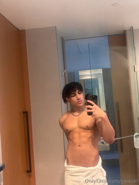 Yewski OnlyFans kostenlos geleakt