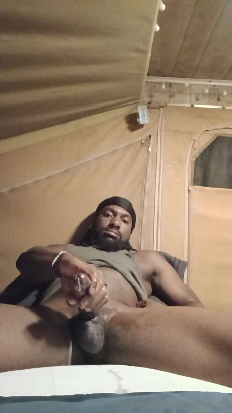 Kellzgang Nacktbilder von OnlyFans geleakt