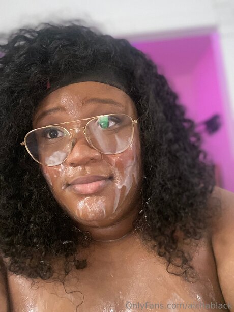 Aichablack OnlyFans Leaj