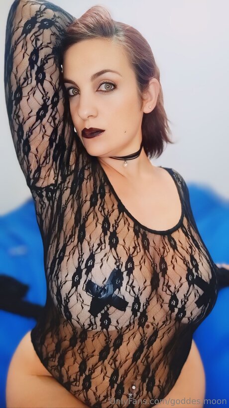 Goddesredmoon OnlyFans Bilder