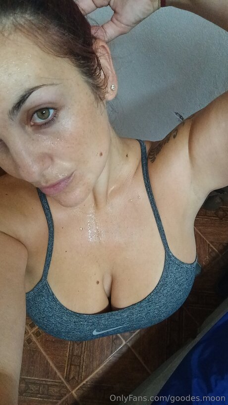 Goddesredmoon Auf OnlyFans