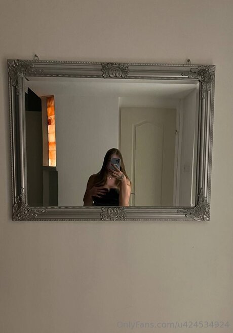 Lanaavis Nackt auf OnlyFans