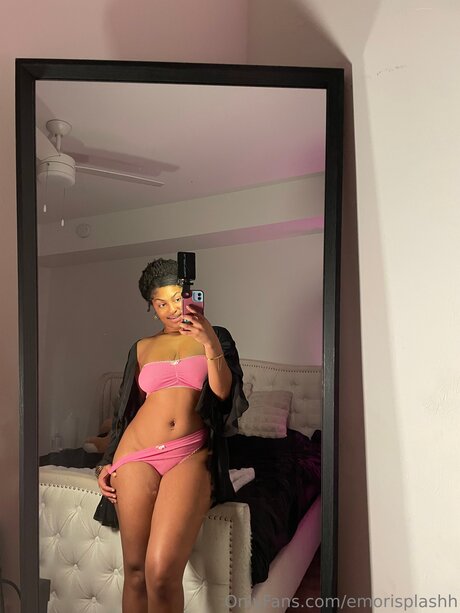 Emorisplashh OnlyFans Sextape