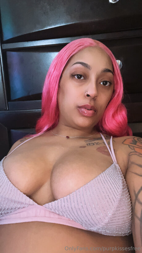 Purpkissesfree OnlyFans geleakte Brüste