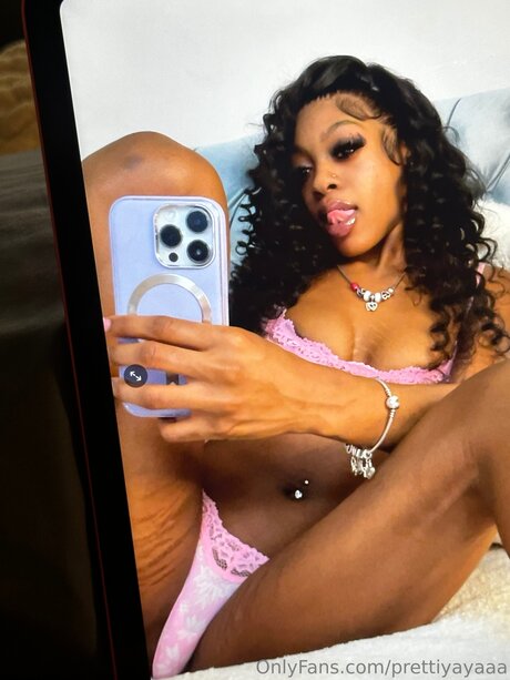 Prettiyayaaa OnlyFans Fotos