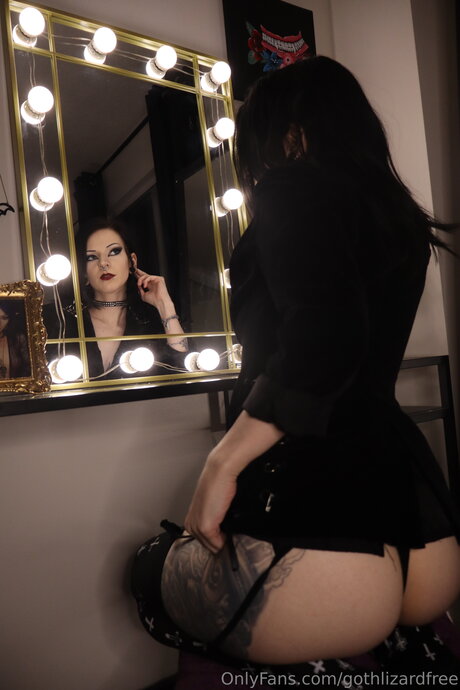 Gothlizardfree OnlyFans Joi