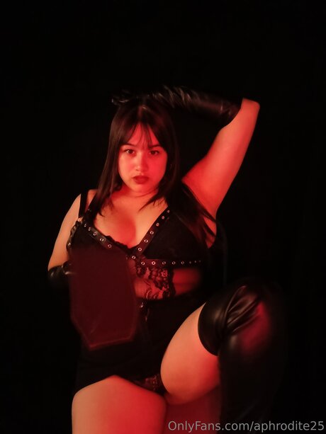 Aphrodite25 OnlyFans Archiv