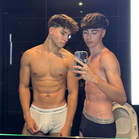 Its Leonardo Nacktbilder geleakt OnlyFans Nacktporno