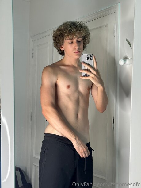 Itsgomesofc OnlyFans-Bilder