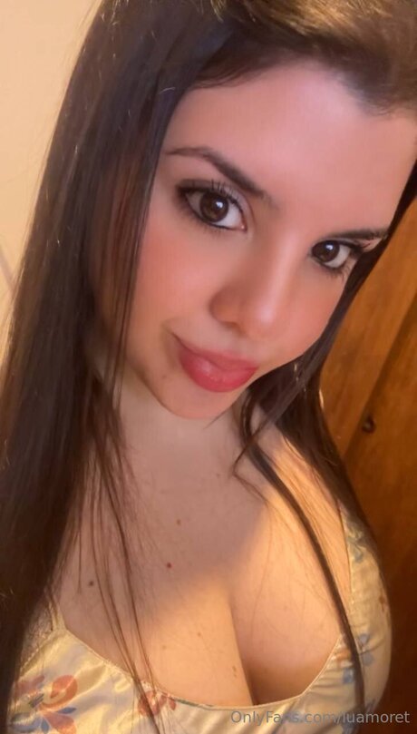 Luamoret OnlyFans nackte Brüste