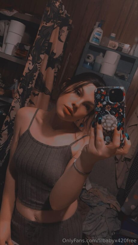 Lilbabyx420free Nackt auf OnlyFans Leak