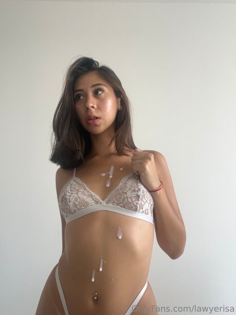 Lawyerisa OnlyFans-Bilder