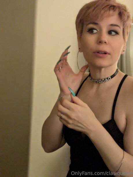 Clawqueen Neue geleakte OnlyFans-Inhalte