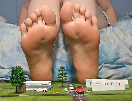 Dawnofthegiantess NurlyFans-Pornos