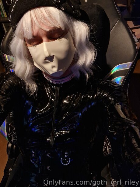 Goth Girl Riley OnlyFans Nackt Content