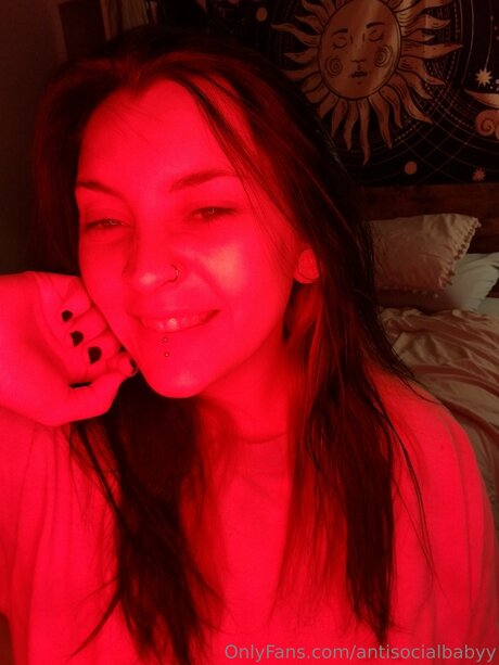 Antisocialbabyy OnlyFans-Model