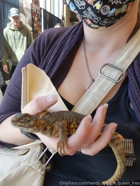 Nerdy Dragon Queen Free OnlyFans Dirtyship geleakt