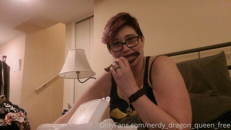 Nerdy Dragon Queen Free OnlyFans Bilder nackt