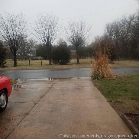 Nerdy Dragon Queen Free OnlyFans-Fotos
