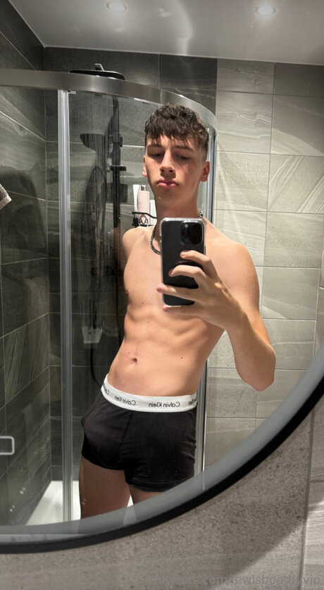 Lewisboothyvip NurlyFans-Pornos