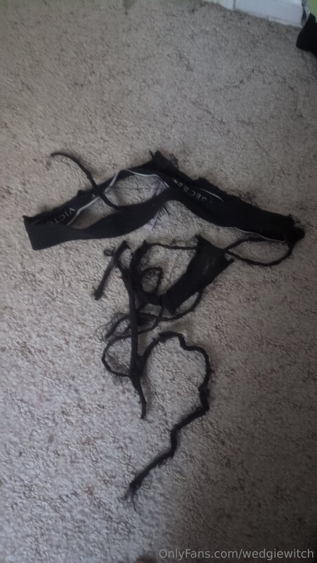 Wedgiewitch OnlyFans Striptease