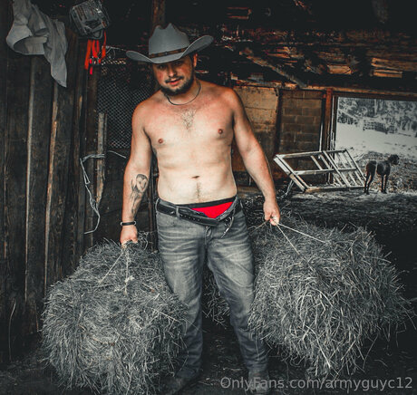 Armyguyc12 OnlyFans-Model