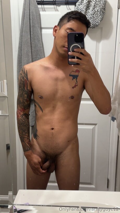 Armyguyc12 OnlyFans nackt