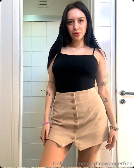 Delfinawagnerfree OnlyFans Model Bilder