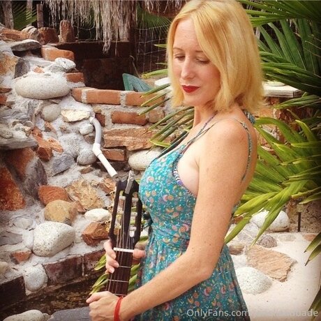 Jenelleaubade OnlyFans Arsch Leak