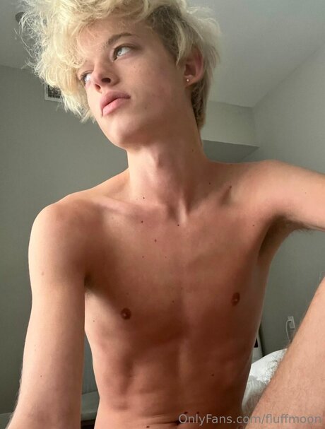 Fluffmoon OnlyFans-Model