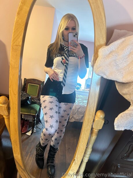 Emyangofficial OnlyFans-Leaks